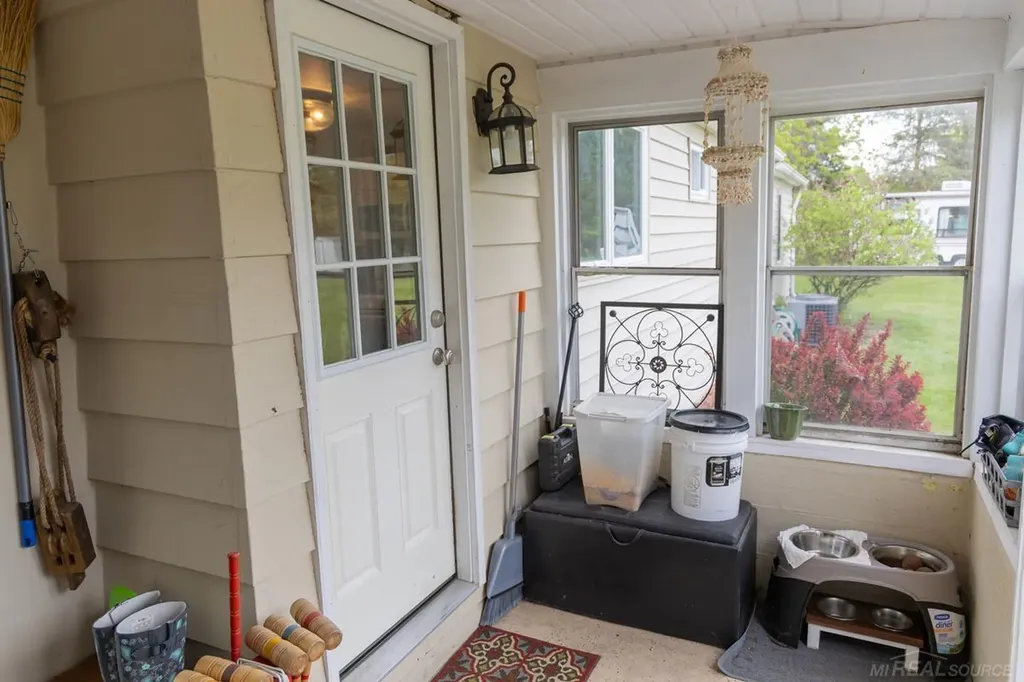 8440 Bridge Lake Road Springfield Charter Township MI 48348