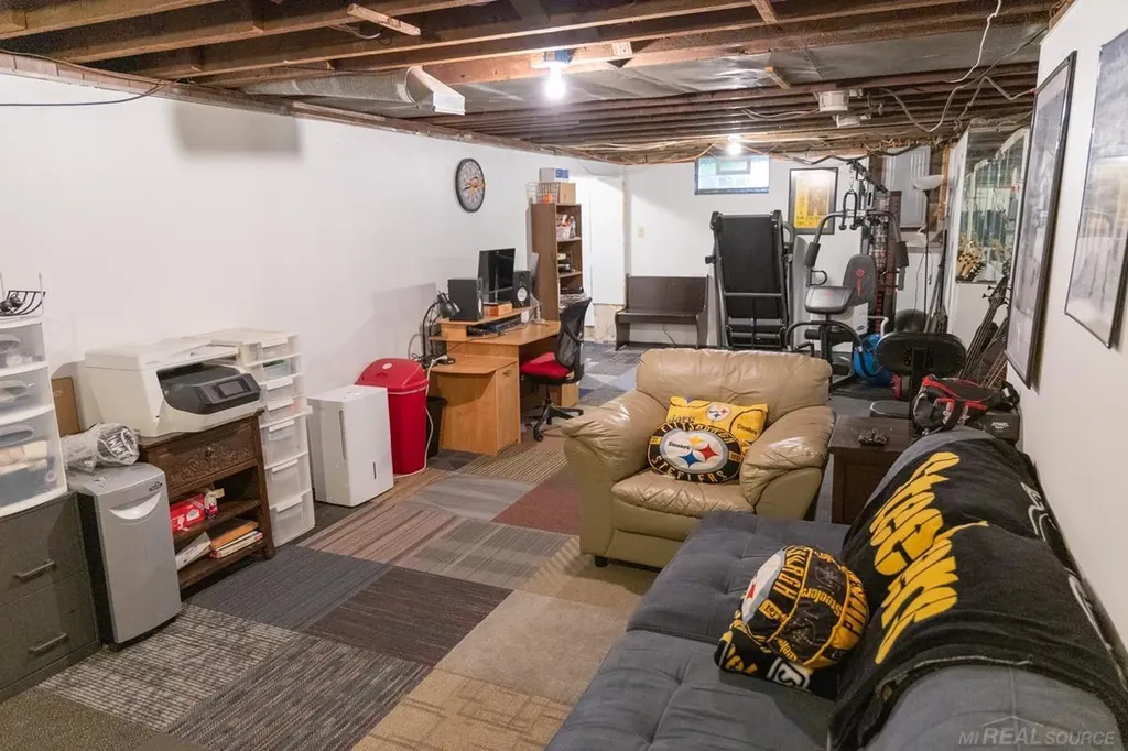 8440 Bridge Lake Road Springfield Charter Township MI 48348