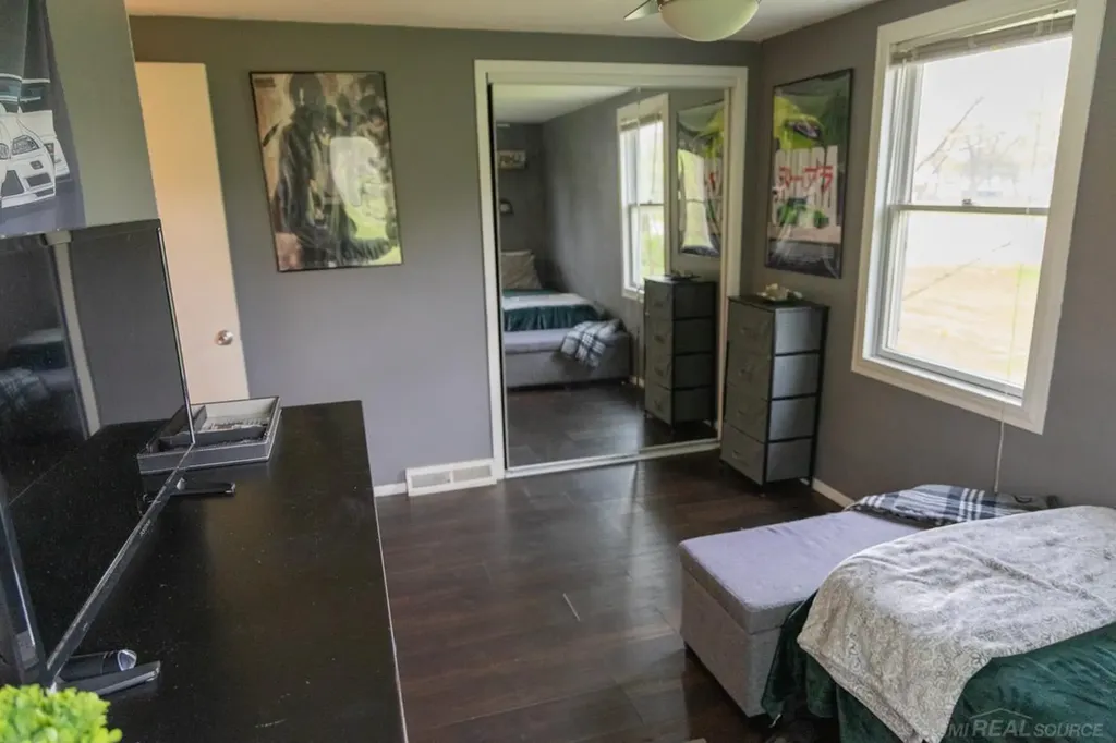 8440 Bridge Lake Road Springfield Charter Township MI 48348