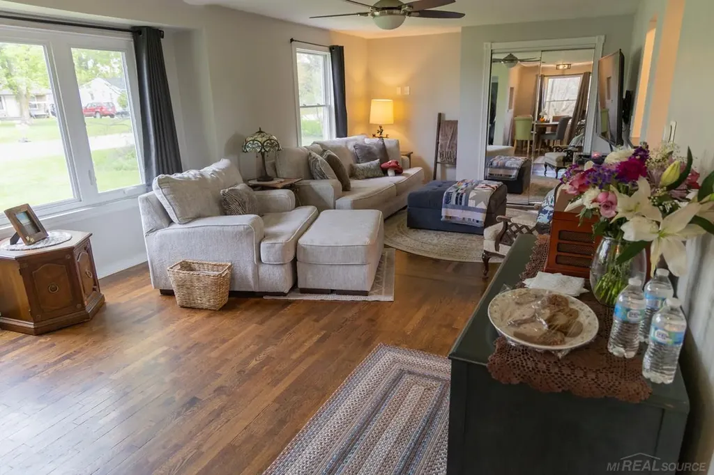 8440 Bridge Lake Road Springfield Charter Township MI 48348