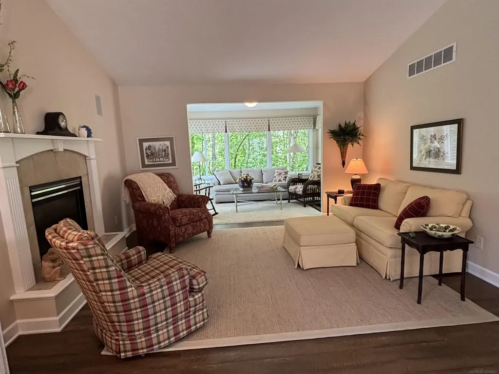 1753 NE Sanderling Court Grand Rapids City MI 49505