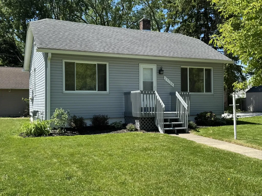 23726 Carlington Drive Mt. Clemens City MI 48036