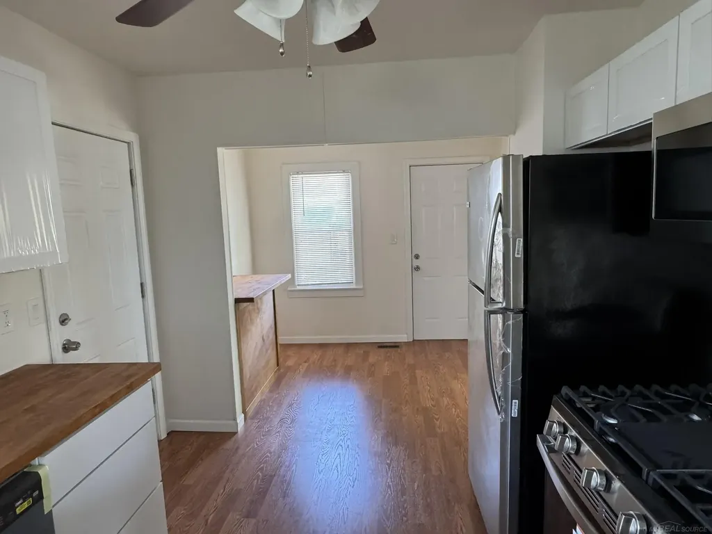 23726 Carlington Drive Mt. Clemens City MI 48036