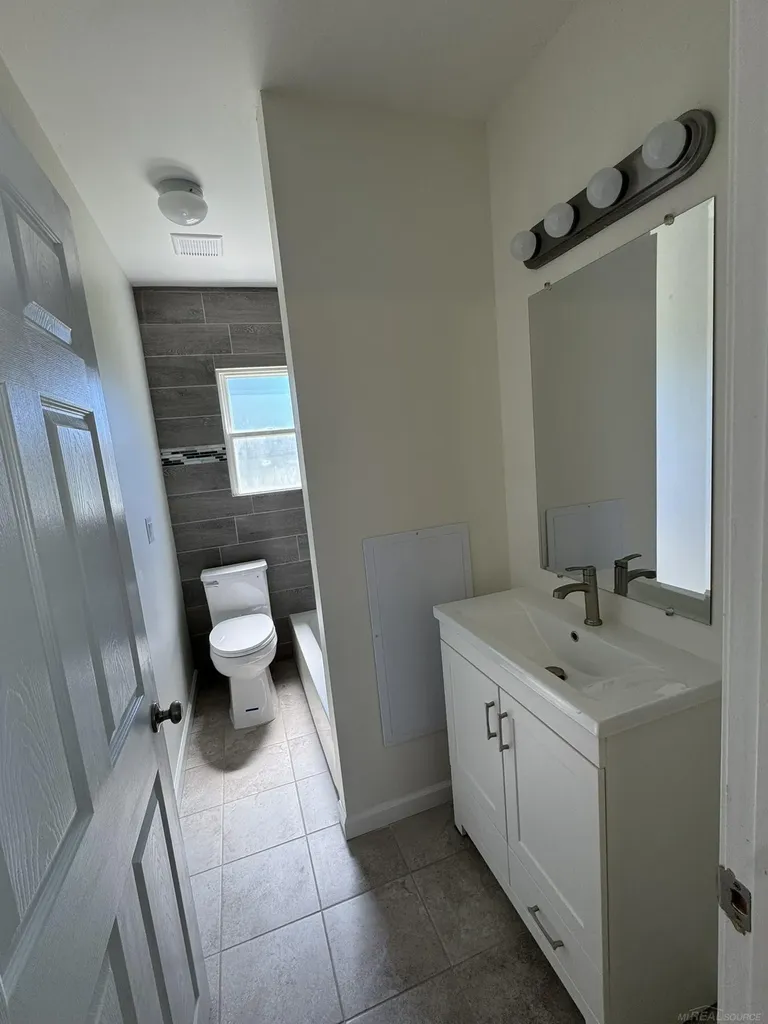23726 Carlington Drive Mt. Clemens City MI 48036