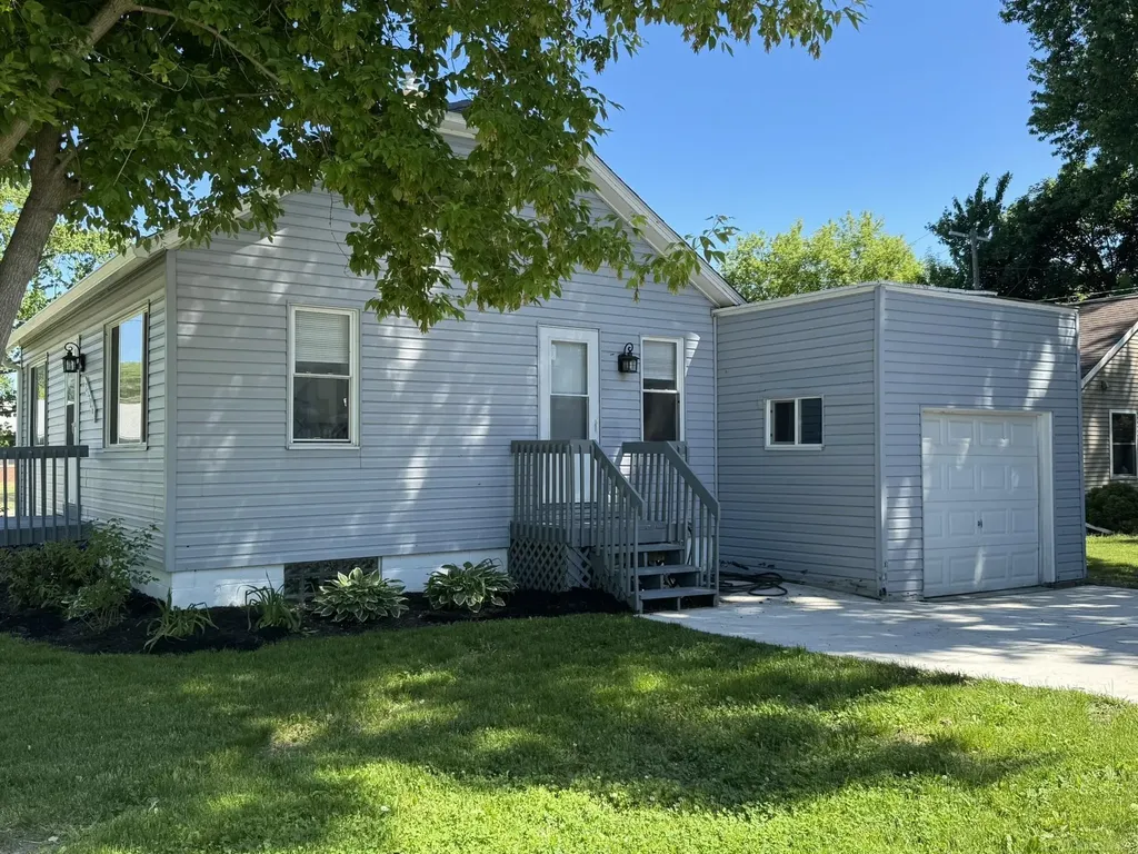 23726 Carlington Drive Mt. Clemens City MI 48036