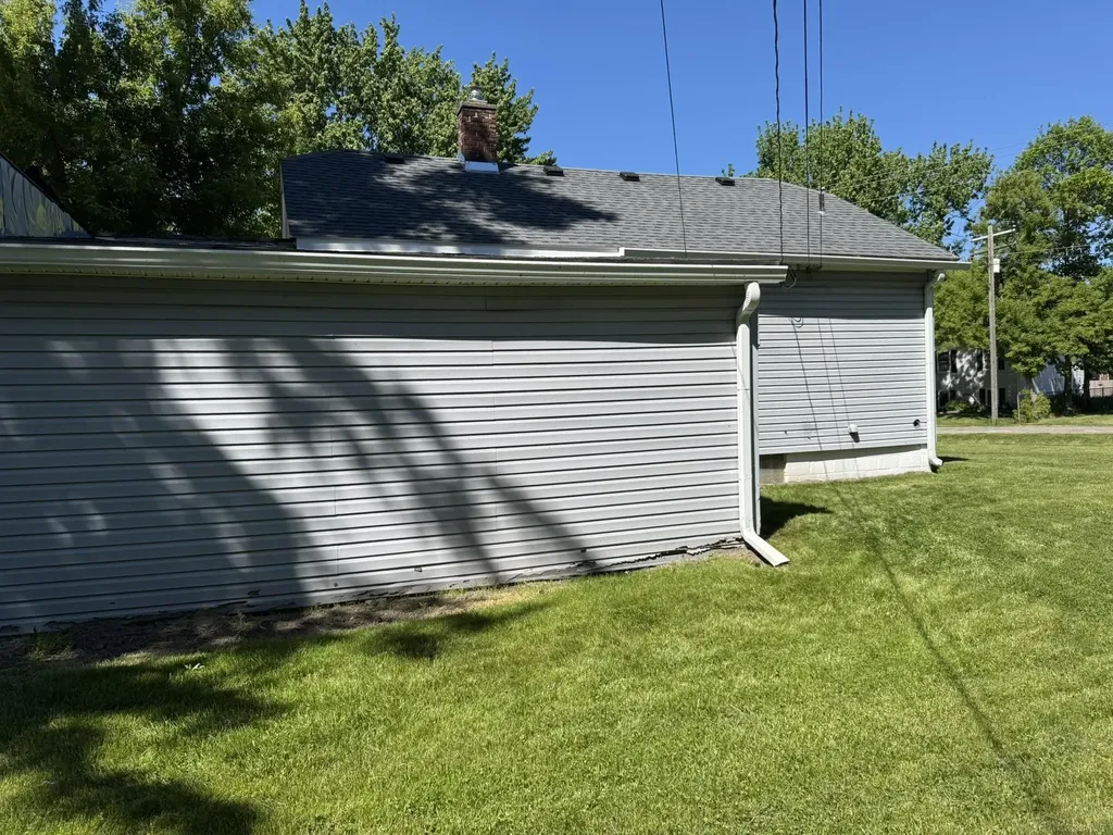 23726 Carlington Drive Mt. Clemens City MI 48036