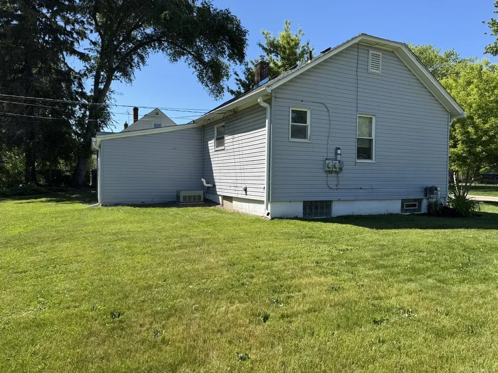 23726 Carlington Drive Mt. Clemens City MI 48036