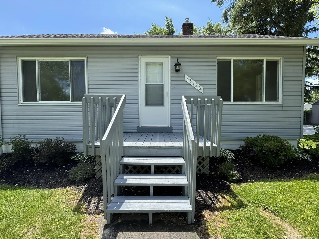 23726 Carlington Drive Mt. Clemens City MI 48036