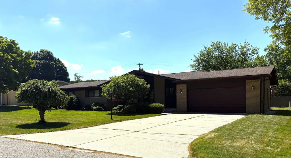 20210 Anita Street Clinton Charter Township MI 48036