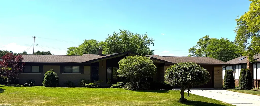 20210 Anita Street Clinton Charter Township MI 48036