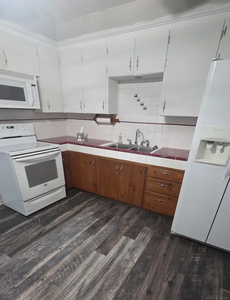 37344 Woodland Street New Baltimore City MI 48047