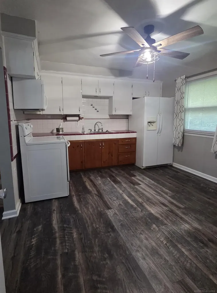 37344 Woodland Street New Baltimore City MI 48047