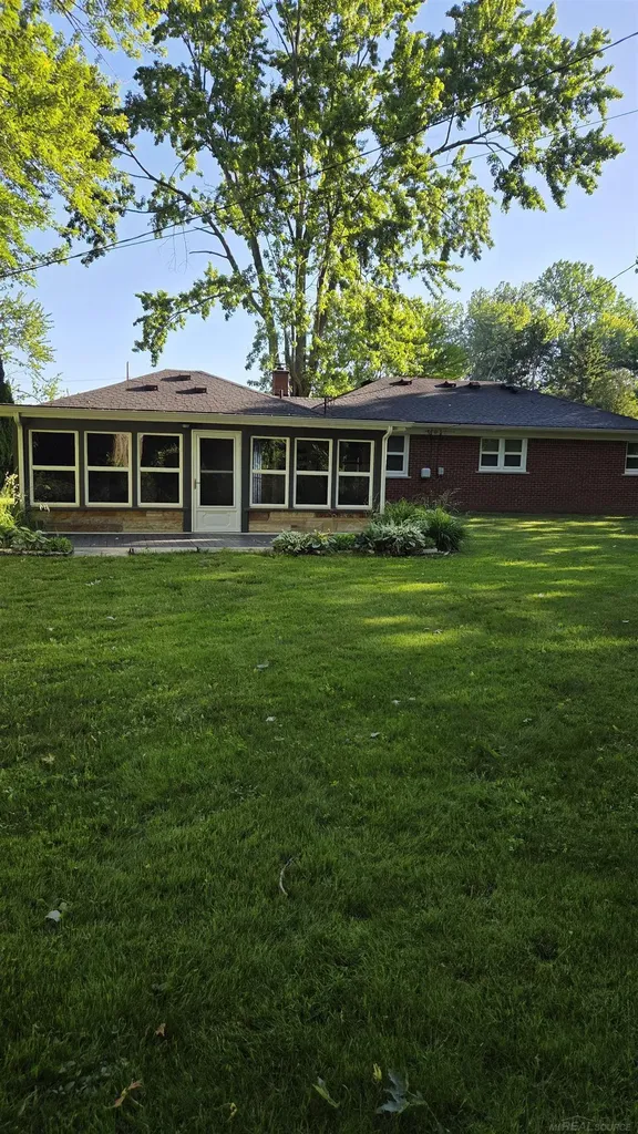 37344 Woodland Street New Baltimore City MI 48047