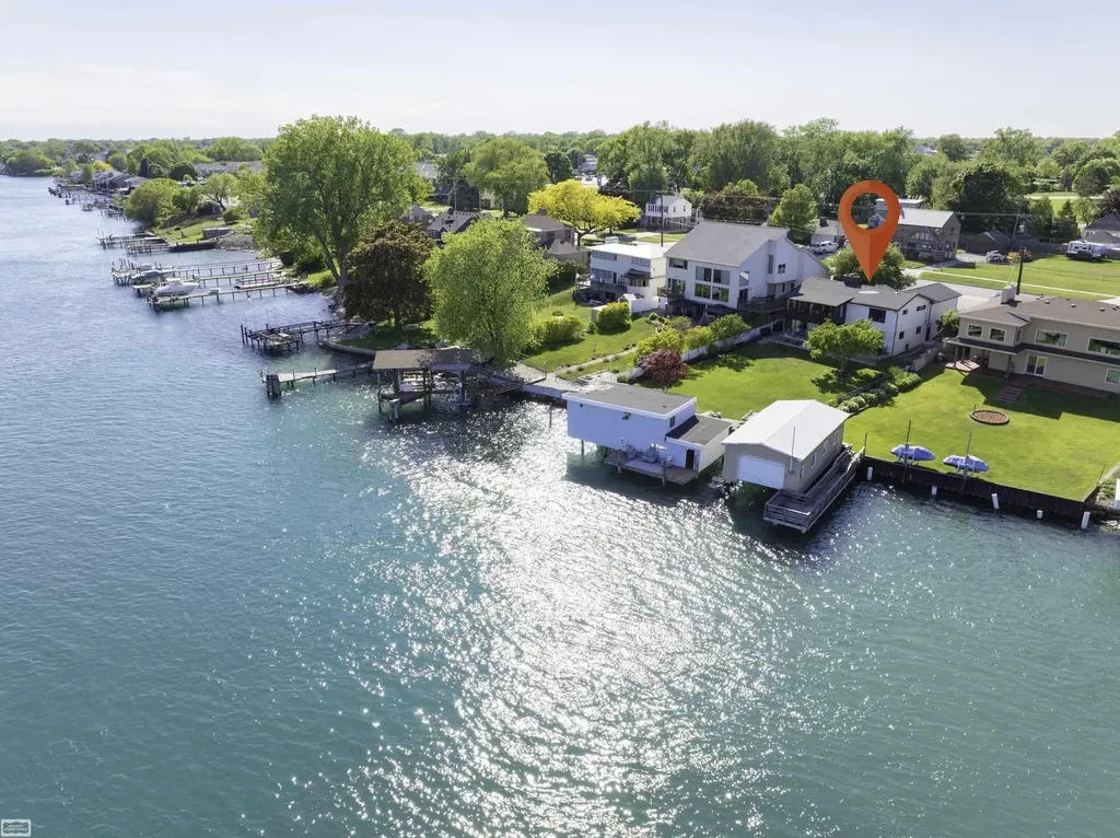 2970 Military Street Port Huron City MI 48060
