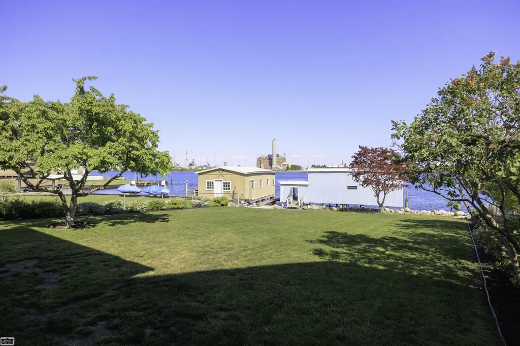2970 Military Street Port Huron City MI 48060