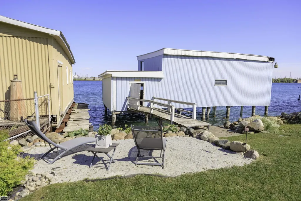 2970 Military Street Port Huron City MI 48060