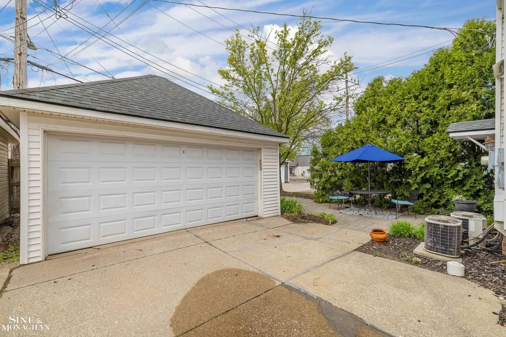 1163-1165 Maryland Street Grosse Pointe Park City MI 48230
