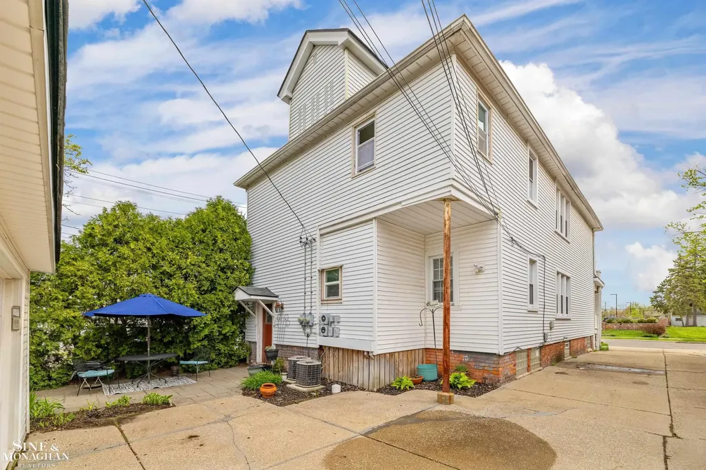 1163-1165 Maryland Street Grosse Pointe Park City MI 48230