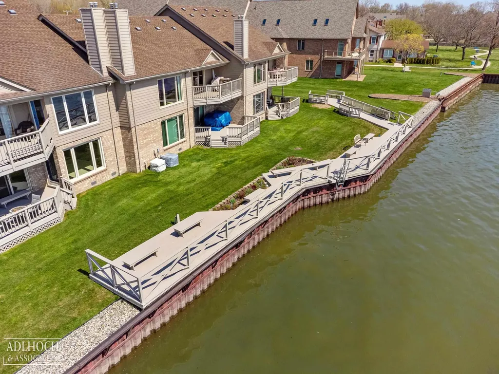 25540 Waterview Drive Harrison Charter Township MI 48045