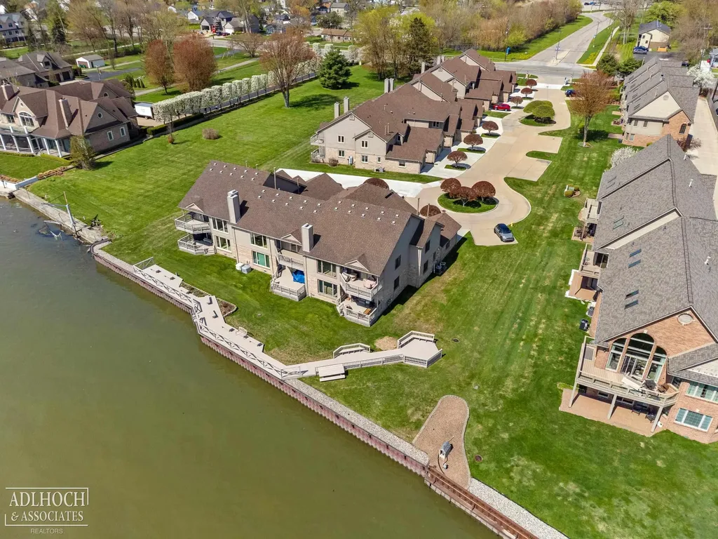 25540 Waterview Drive Harrison Charter Township MI 48045
