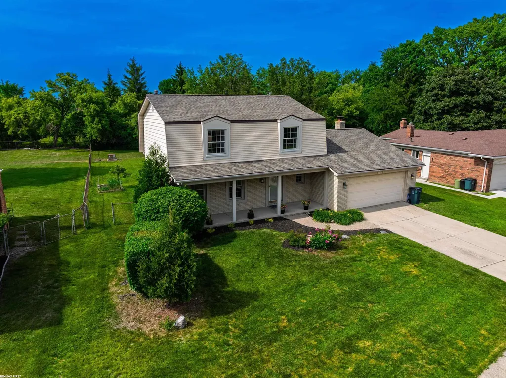 1083 Shallowdale Drive Troy City MI 48085