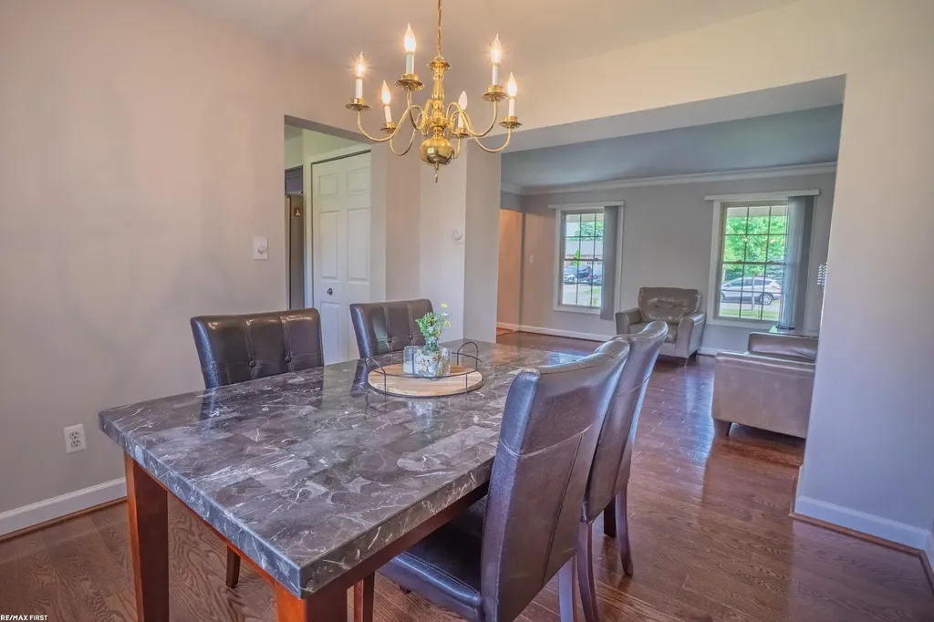 1083 Shallowdale Drive Troy City MI 48085