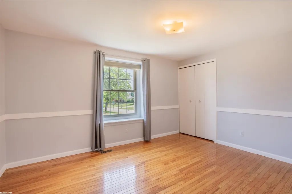 1083 Shallowdale Drive Troy City MI 48085