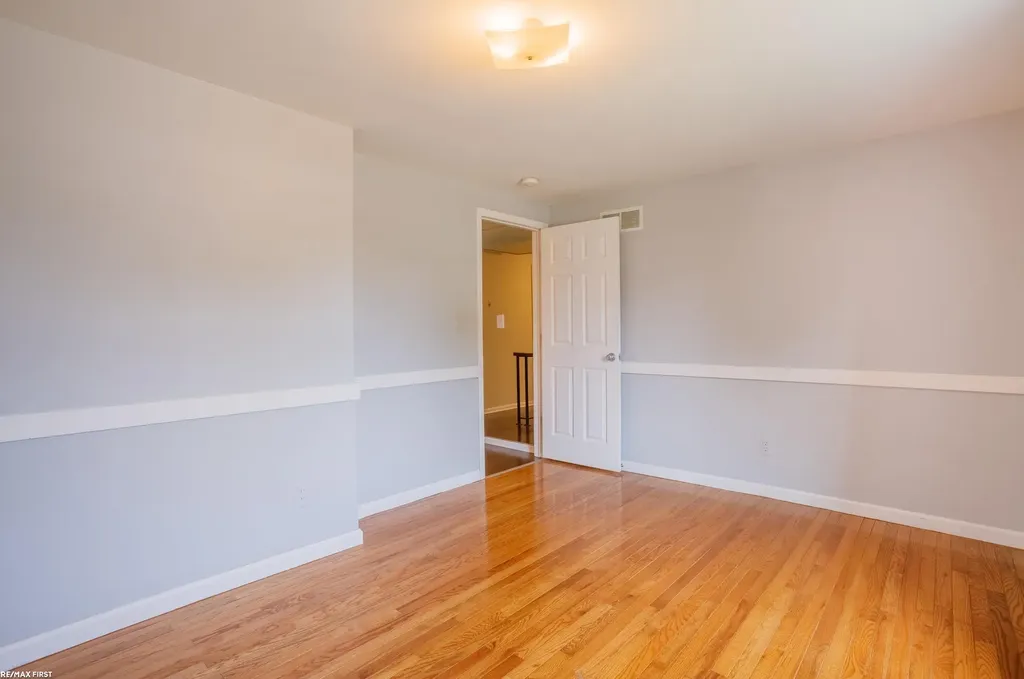 1083 Shallowdale Drive Troy City MI 48085
