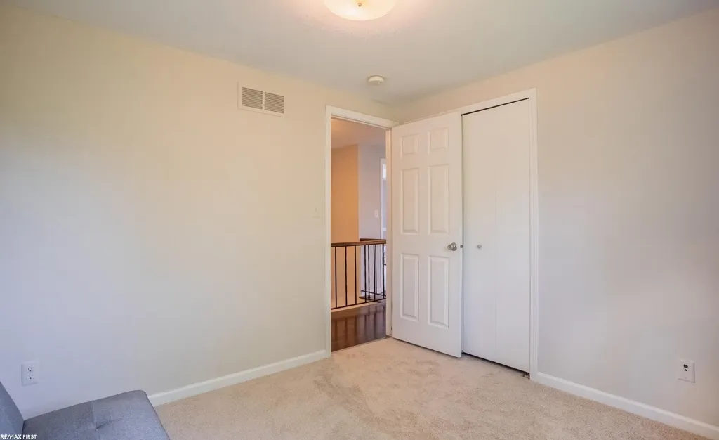 1083 Shallowdale Drive Troy City MI 48085