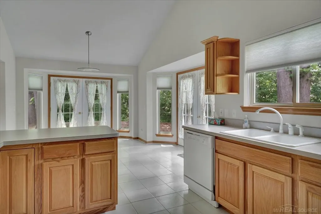 15634 Corso Drive Clinton Charter Township MI 48035