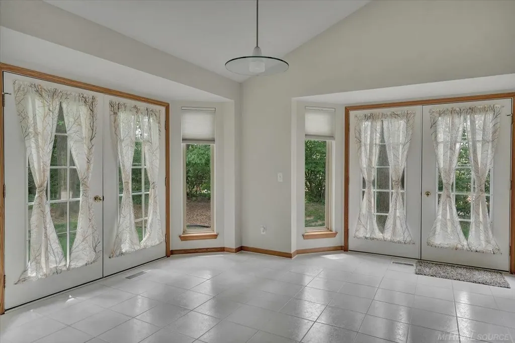 15634 Corso Drive Clinton Charter Township MI 48035