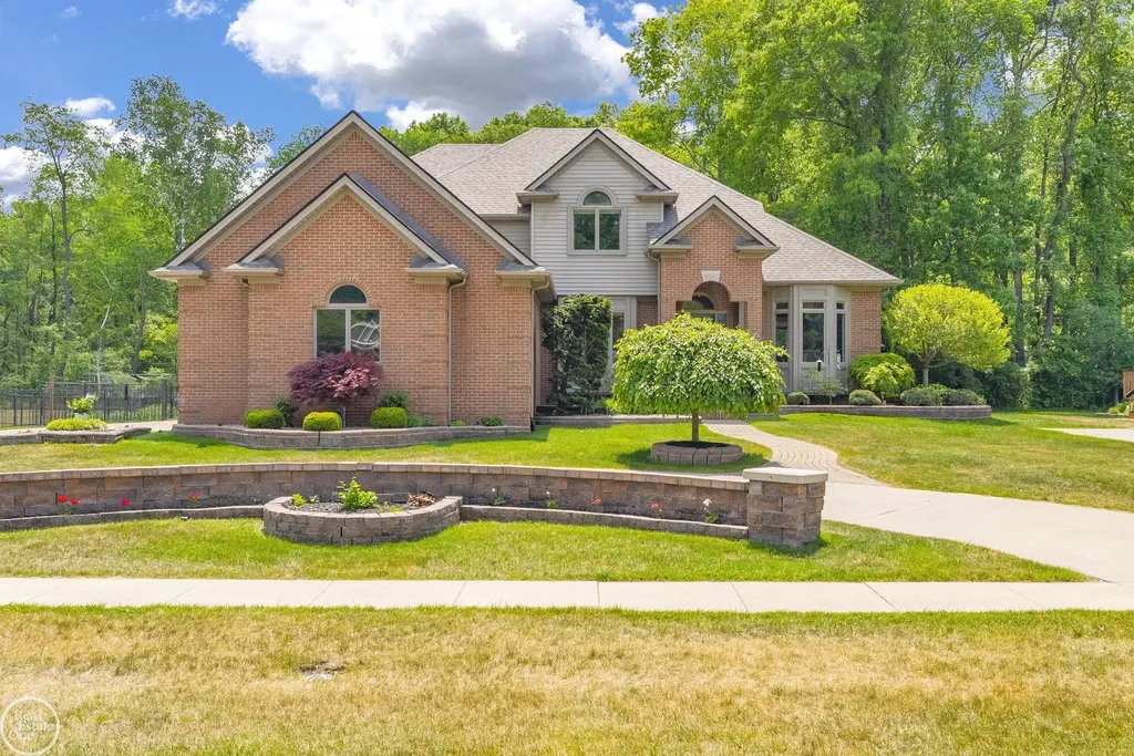 3007 Shorewood Boulevard Fort Gratiot Charter Township MI 48059