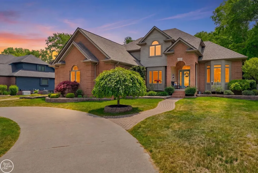 3007 Shorewood Boulevard Fort Gratiot Charter Township MI 48059
