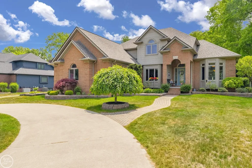 3007 Shorewood Boulevard Fort Gratiot Charter Township MI 48059