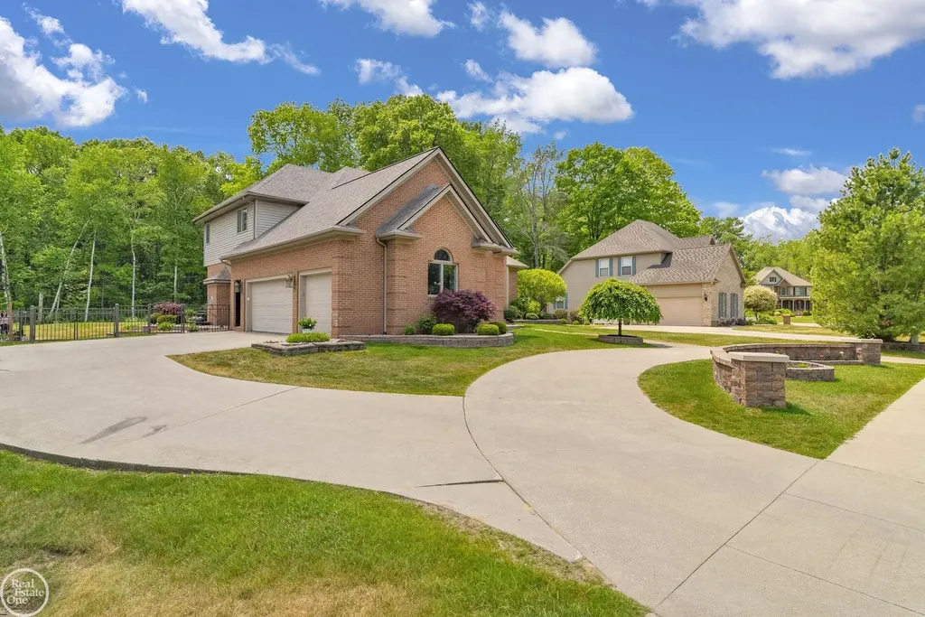 3007 Shorewood Boulevard Fort Gratiot Charter Township MI 48059