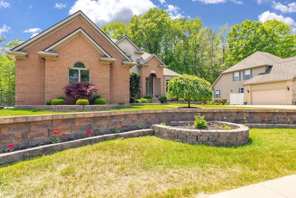 3007 Shorewood Boulevard Fort Gratiot Charter Township MI 48059