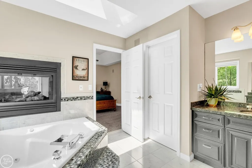 3007 Shorewood Boulevard Fort Gratiot Charter Township MI 48059