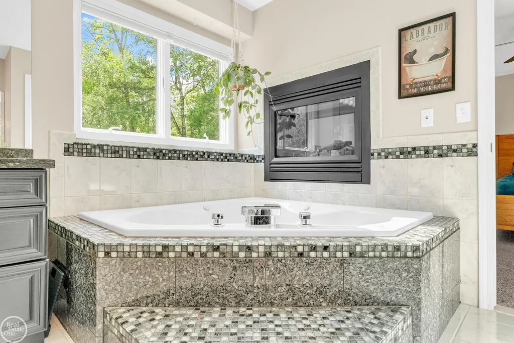 3007 Shorewood Boulevard Fort Gratiot Charter Township MI 48059