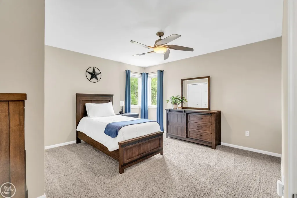 3007 Shorewood Boulevard Fort Gratiot Charter Township MI 48059