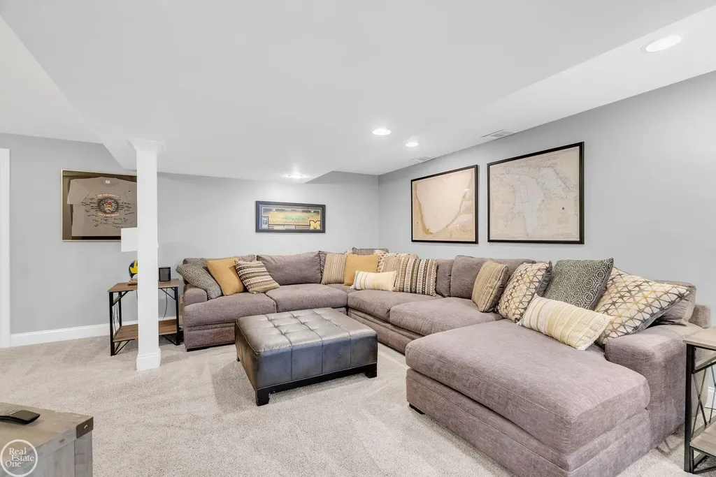 3007 Shorewood Boulevard Fort Gratiot Charter Township MI 48059