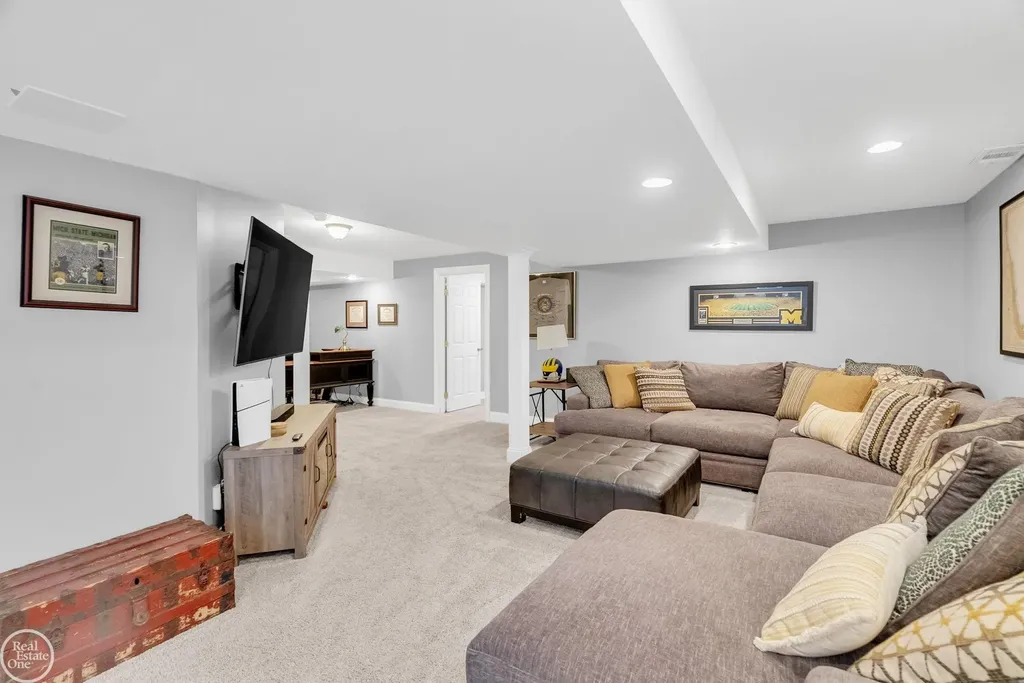 3007 Shorewood Boulevard Fort Gratiot Charter Township MI 48059
