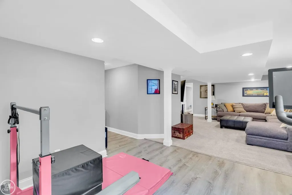 3007 Shorewood Boulevard Fort Gratiot Charter Township MI 48059
