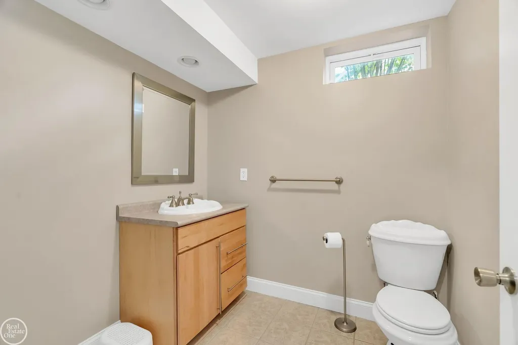 3007 Shorewood Boulevard Fort Gratiot Charter Township MI 48059