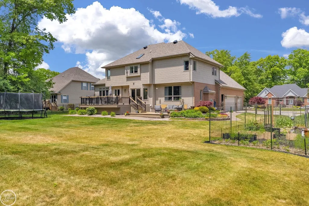 3007 Shorewood Boulevard Fort Gratiot Charter Township MI 48059