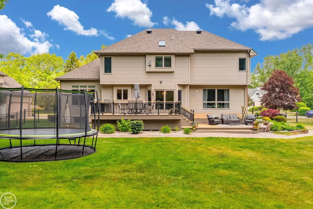 3007 Shorewood Boulevard Fort Gratiot Charter Township MI 48059