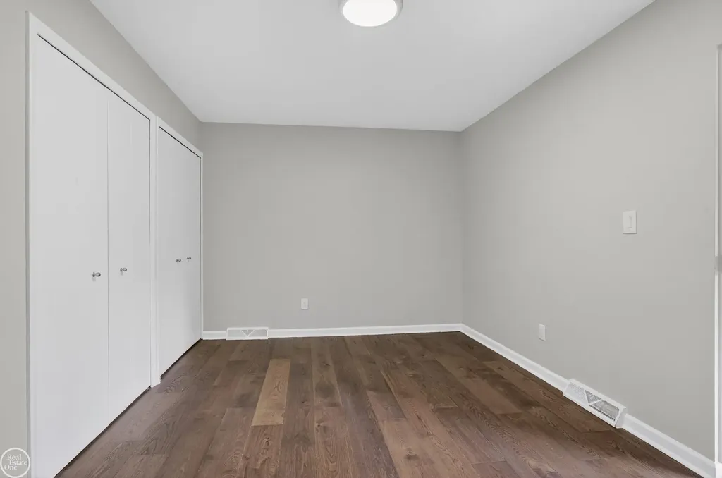 8650 Sandy Crest Drive White Lake Charter Township MI 48386
