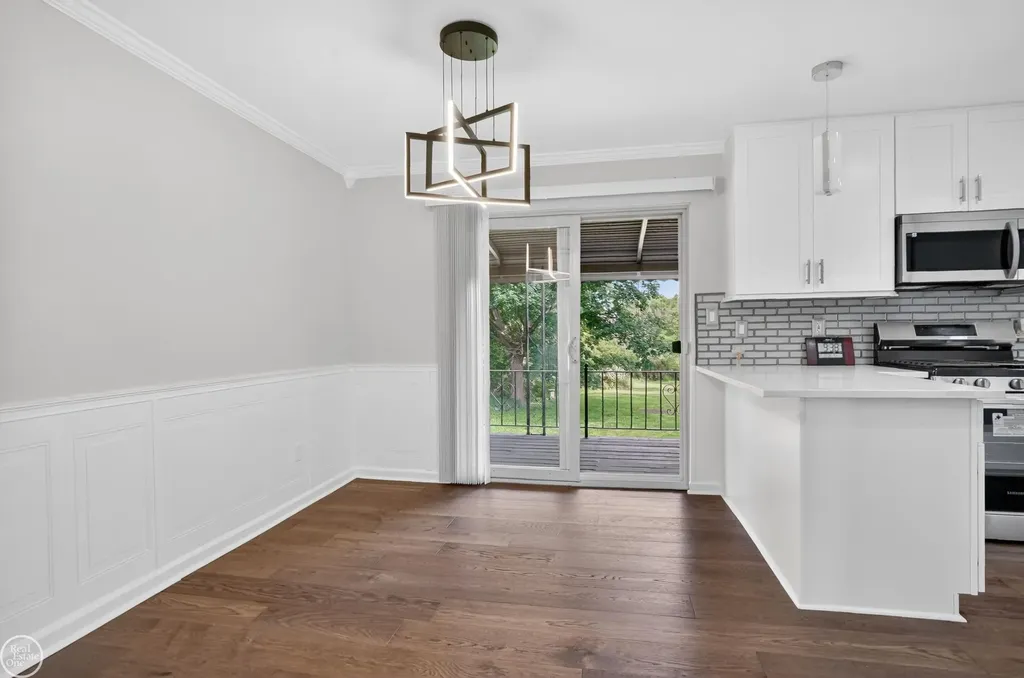 8650 Sandy Crest Drive White Lake Charter Township MI 48386