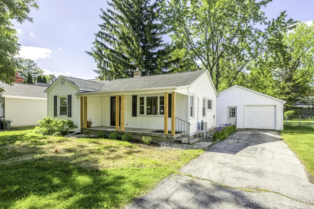 7282 Hubbard Street Lexington Village MI 48450