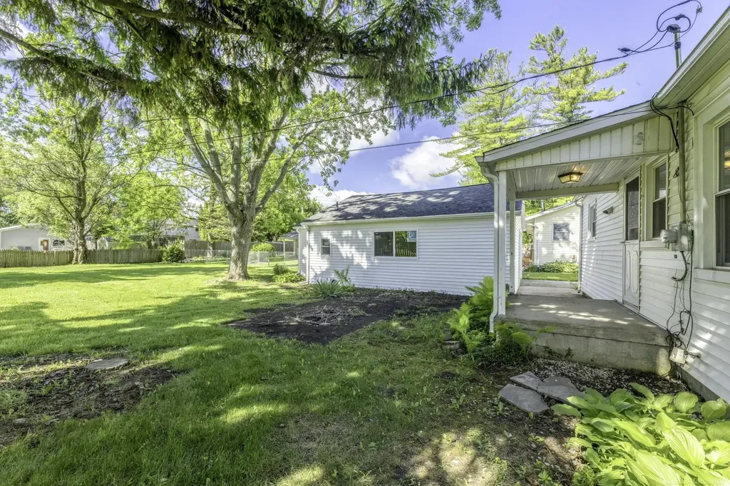 7282 Hubbard Street Lexington Village MI 48450
