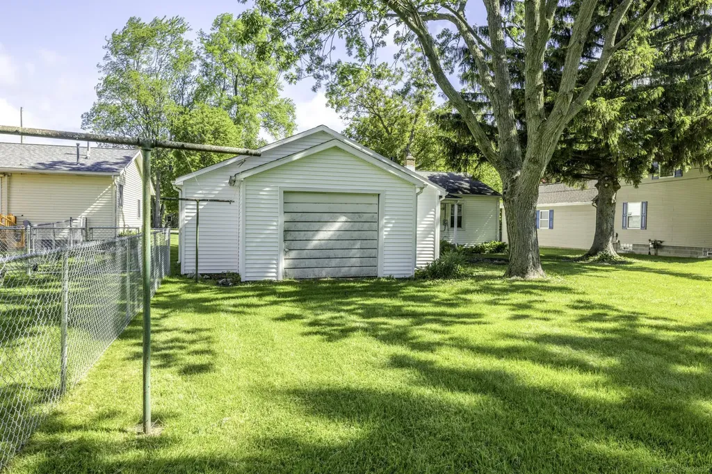 7282 Hubbard Street Lexington Village MI 48450
